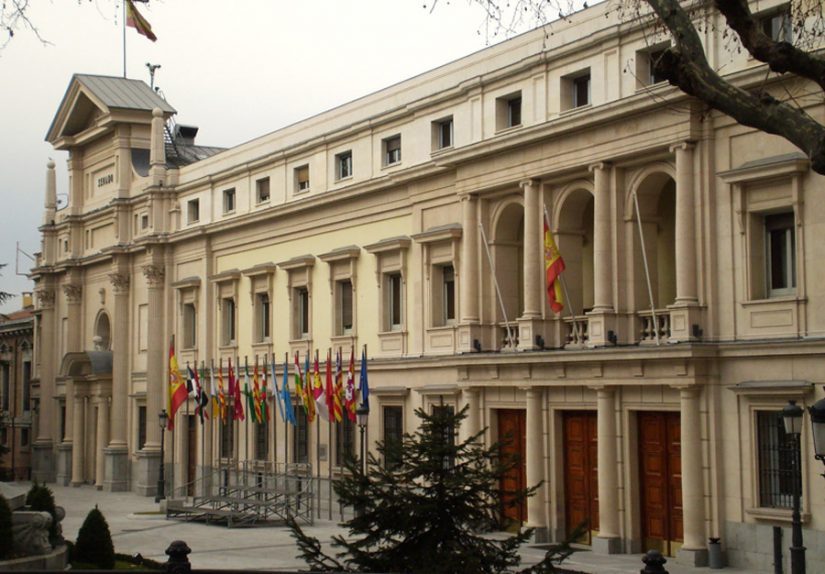 El Senado respalda el modelo mediterráneo de farmacia